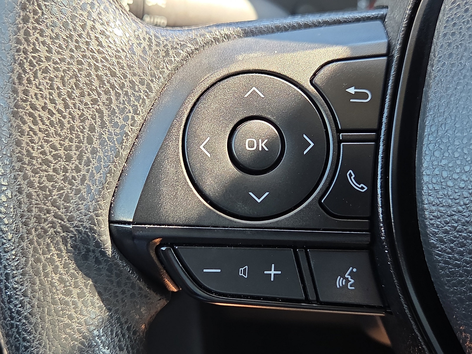 Used 2023 Toyota Corolla LE FWD image 21