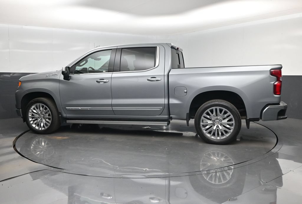 Used 2025 Chevrolet Silverado 1500 High Country w/ Technology Package AWD/4WD image 10