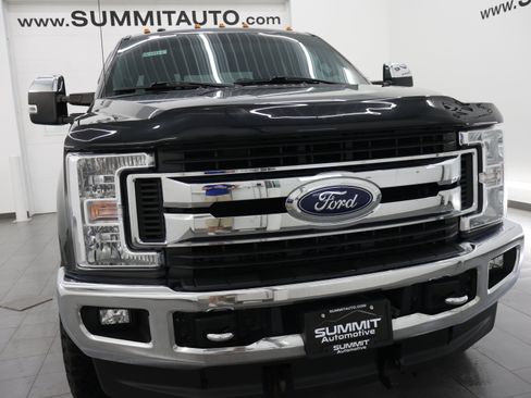 Used 2017 Ford F250 XLT w/ XLT Premium Package AWD/4WD image 22