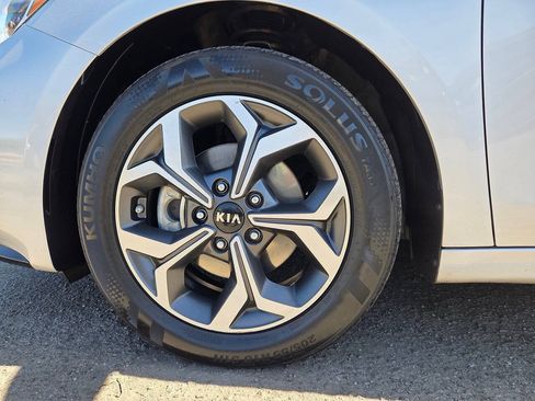 Used 2020 Kia Forte LXS FWD image 33
