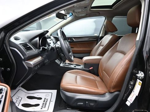 Used 2018 Subaru Outback 2.5i Touring AWD/4WD image 9