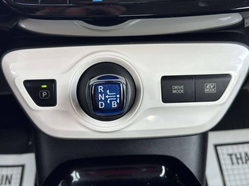 Used 2018 Toyota Prius Three FWD image 35