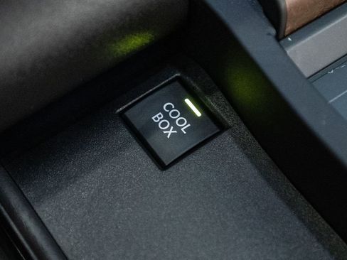 Used 2023 Lexus LX 600 4WD w/ Luxury Package image 32