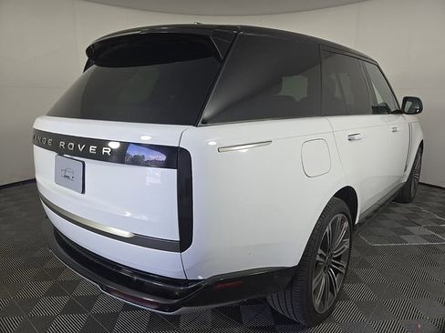 Used 2024 Land Rover Range Rover SE image 5