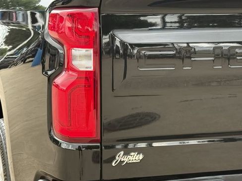 Used 2020 Chevrolet Silverado 1500 Custom w/ Custom Value Package RWD image 7