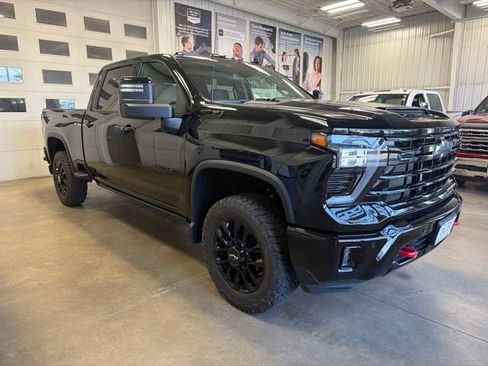 Used 2025 Chevrolet Silverado 3500 LTZ w/ LTZ Plus Package AWD/4WD image 3