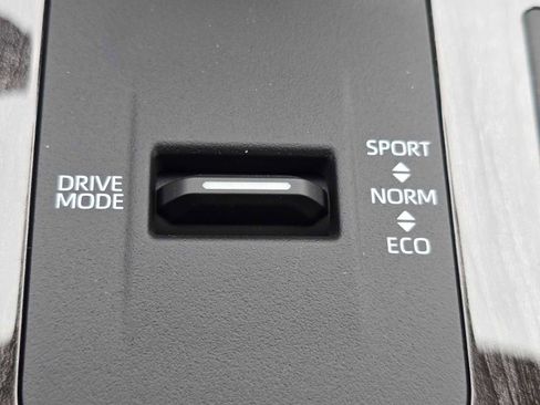 New 2026 Toyota Highlander Platinum image 37