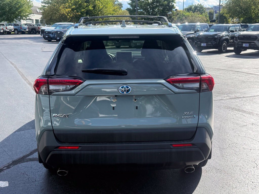 Used 2021 Toyota RAV4 XLE w/ Convenience Package AWD/4WD image 7