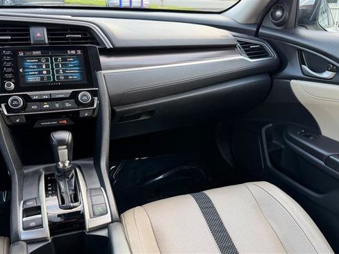 Used 2020 Honda Civic Touring image 19