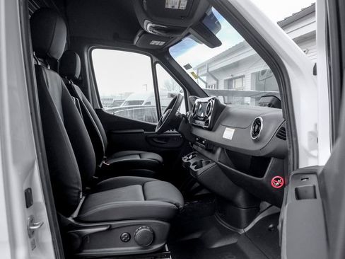 Used 2026 Mercedes-Benz Sprinter 2500 image 18