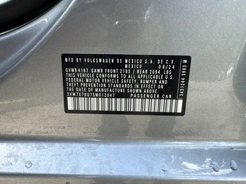 Used 2025 Volkswagen Jetta SE FWD image 14