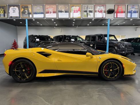 Used 2022 Ferrari F8 Tributo image 10