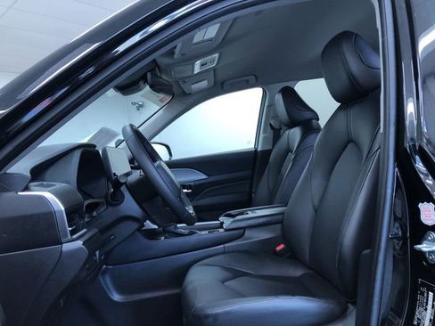 Certified 2025 Toyota Grand Highlander AWD image 14