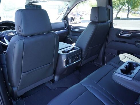 New 2026 GMC Sierra 1500 SLT w/ SLT Convenience Package image 11