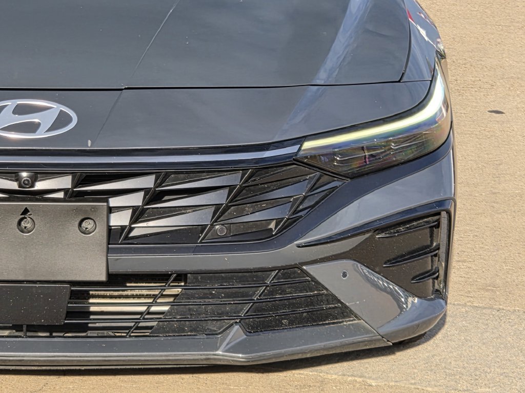 Used 2024 Hyundai Elantra Limited FWD image 4