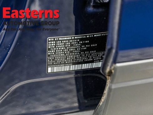 Used 2022 Volkswagen Tiguan SE image 33