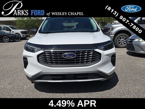 Used 2023 Ford Escape Active w/ Tech Pack #1 FWD image 3