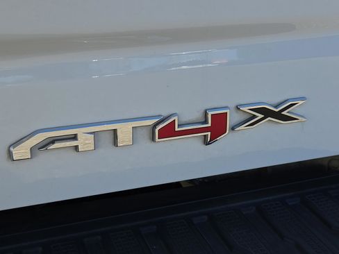 Used 2022 GMC Sierra 1500 AT4X image 32