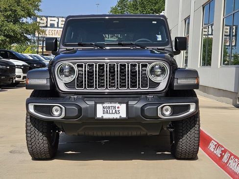 New 2026 Jeep Wrangler Unlimited Sahara AWD/4WD image 5