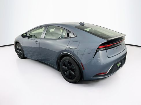 Used 2025 Toyota Prius LE FWD image 5