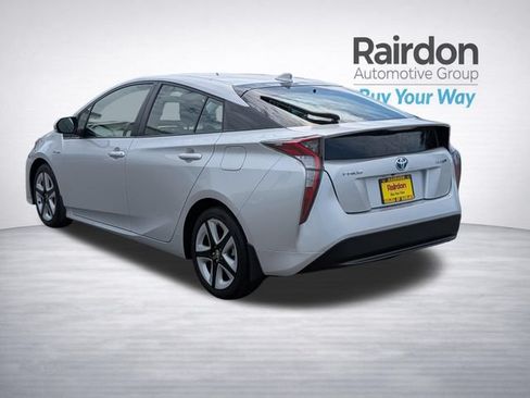 Used 2017 Toyota Prius Two FWD image 5