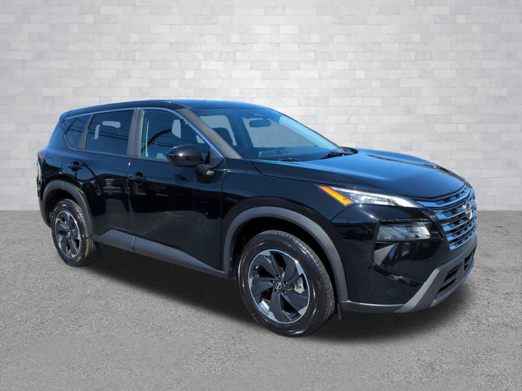 Used 2025 Nissan Rogue SV AWD/4WD image 2