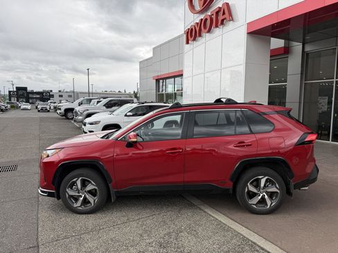 Certified 2025 Toyota RAV4 SE w/ Weather & Moonroof Package AWD/4WD image 6