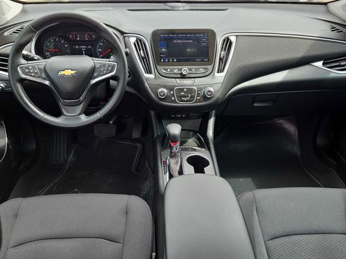 Used 2025 Chevrolet Malibu RS FWD image 14