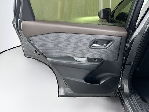 Used 2023 Nissan Rogue SV image 25