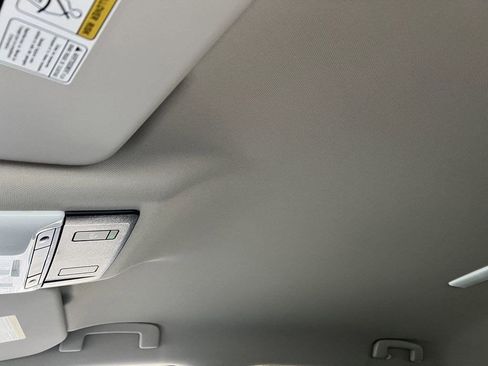 Used 2025 Nissan Rogue SV image 35