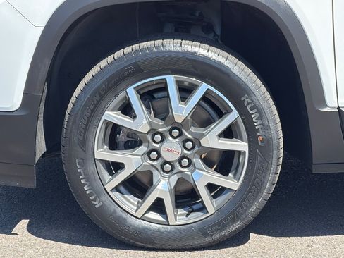Used 2022 GMC Acadia SLE FWD image 26