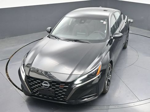 Used 2025 Nissan Altima 2.5 SR AWD/4WD image 34