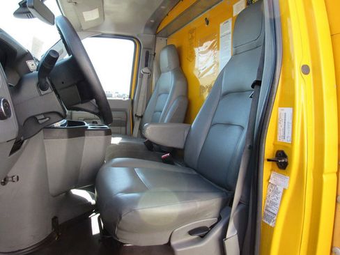 Used 2022 Ford E-350 and Econoline 350 Super Duty RWD image 24