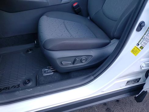 New 2025 Toyota RAV4 XLE w/ Convenience Package image 12