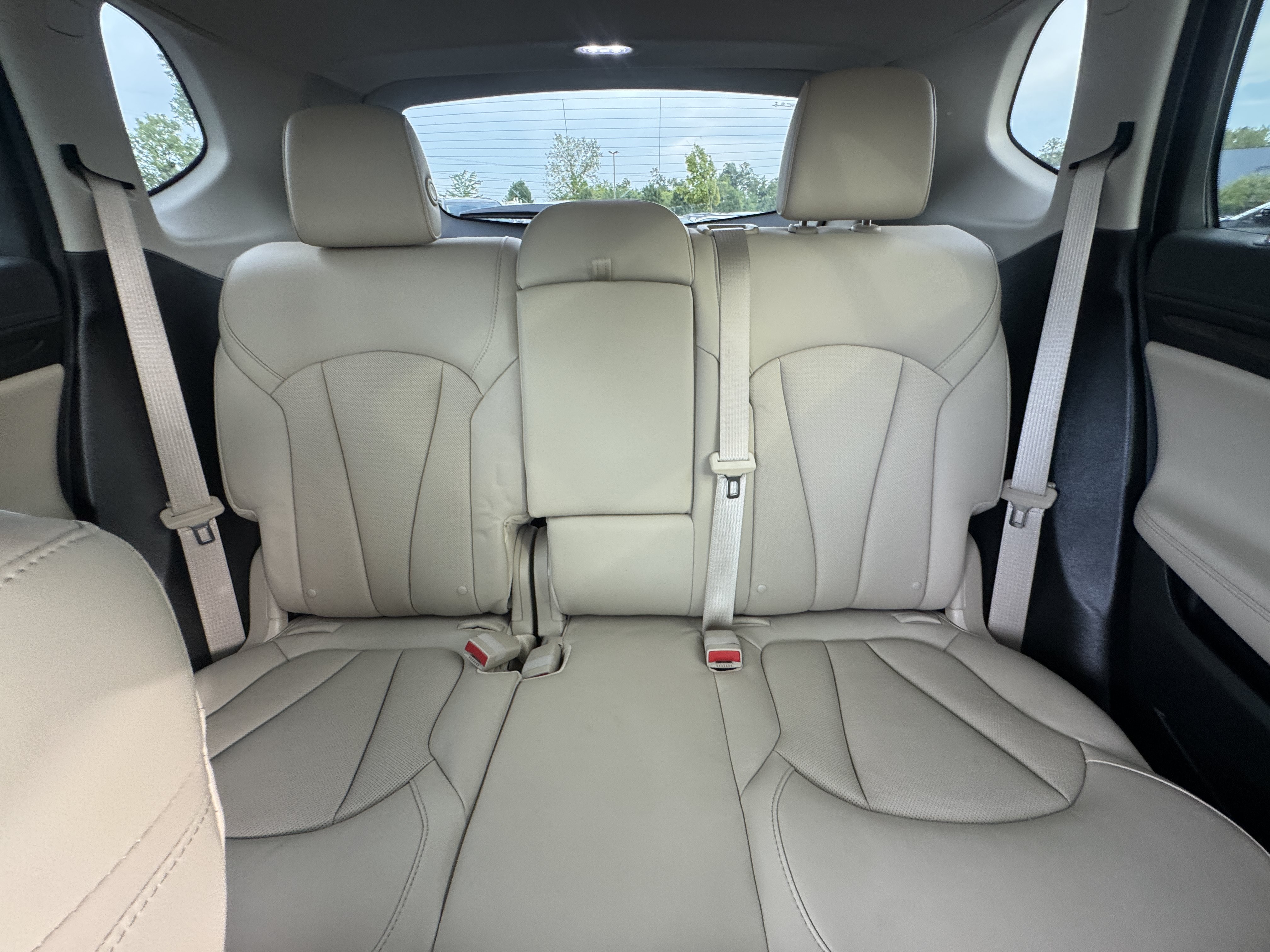 Used 2019 Buick Envision Premium AWD/4WD image 31