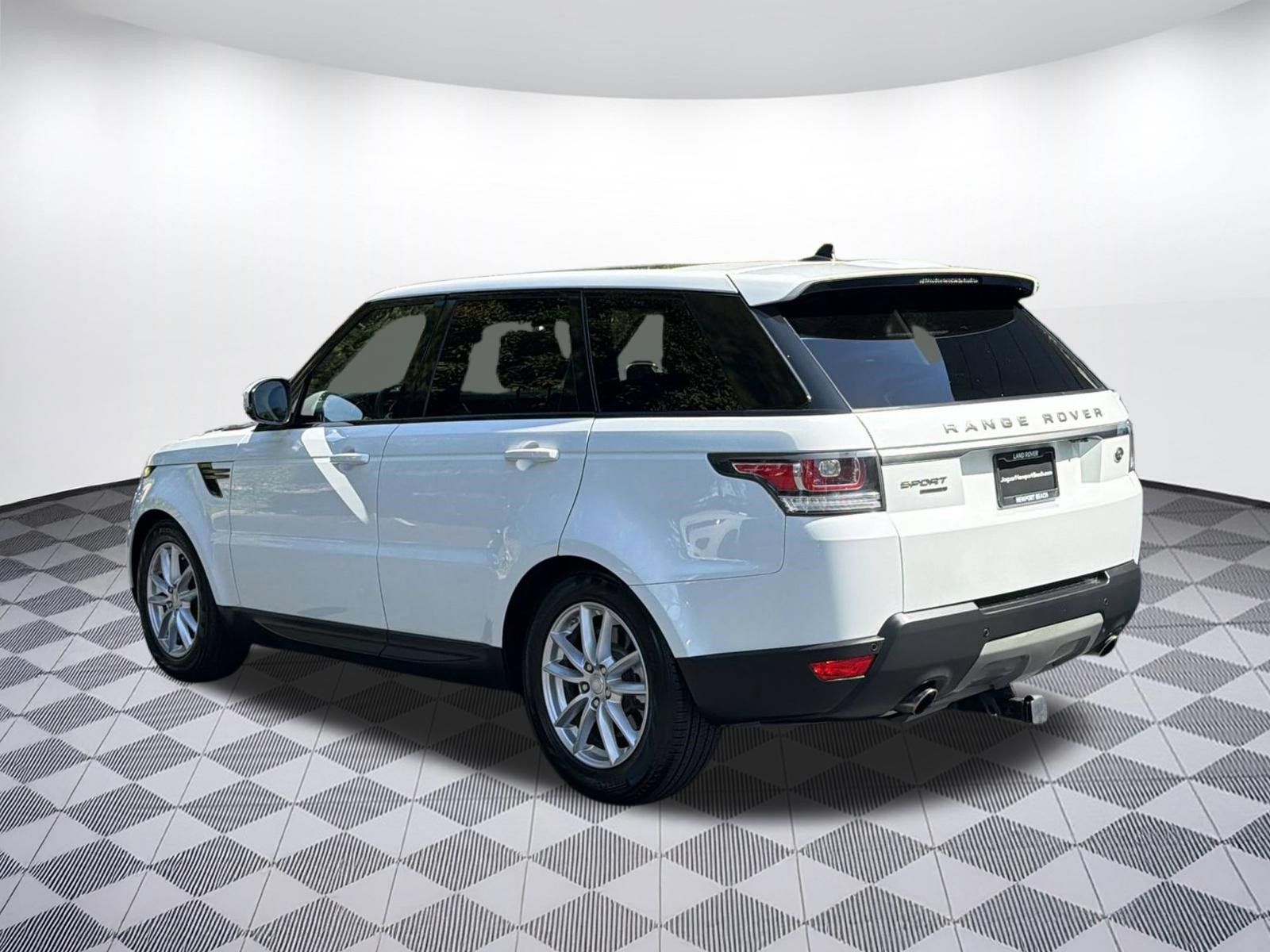 Used 2016 Land Rover Range Rover Sport SE AWD/4WD image 3