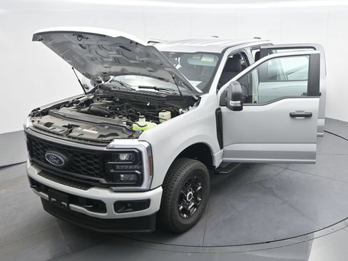 New 2026 Ford F250 XL w/ STX Appearance Package AWD/4WD image 44