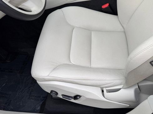 Used 2023 Volvo XC90 B5 Plus w/ Protection Package Premier image 17