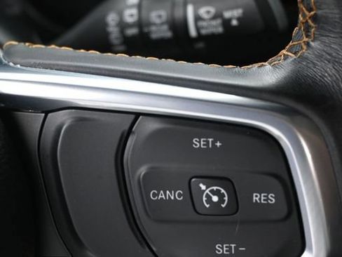Used 2021 Jeep Wrangler Unlimited Sahara AWD/4WD image 17