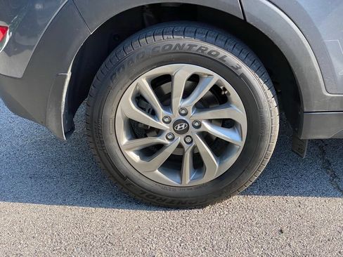 Used 2018 Hyundai Tucson SE w/ Cargo Package AWD/4WD image 6