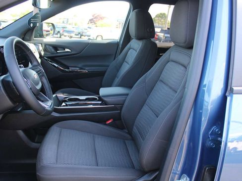 Used 2025 Chevrolet Equinox LT FWD image 9