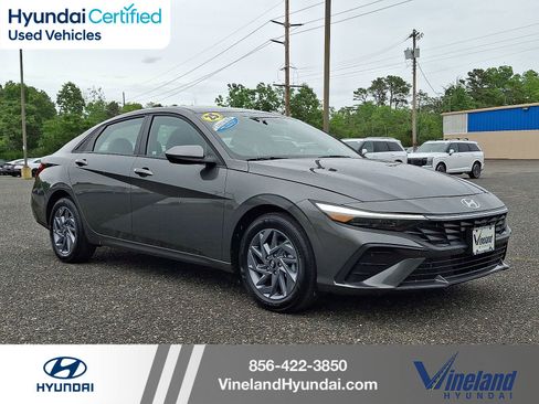 Used 2025 Hyundai Elantra Hybrid FWD image 1