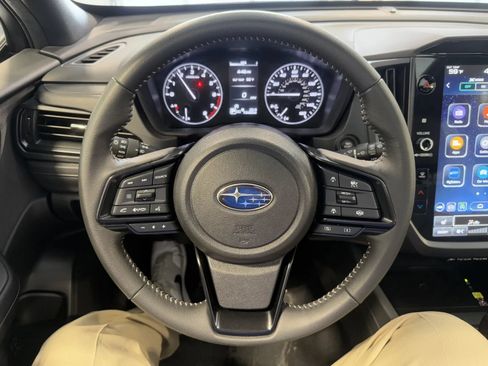 Used 2025 Subaru Forester Premium AWD/4WD image 28