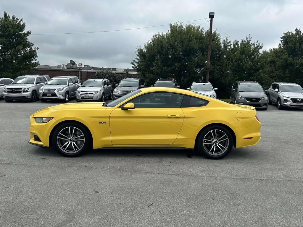 Used 2015 Ford Mustang GT RWD image 4