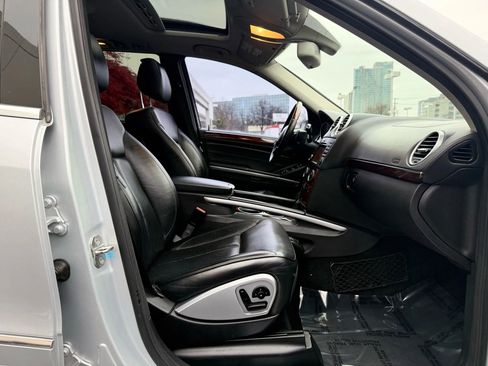 Used 2010 Mercedes-Benz GL 550 4MATIC image 38