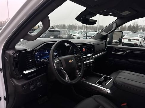 Used 2025 Chevrolet Silverado 2500 LTZ w/ LTZ Premium Package AWD/4WD image 10