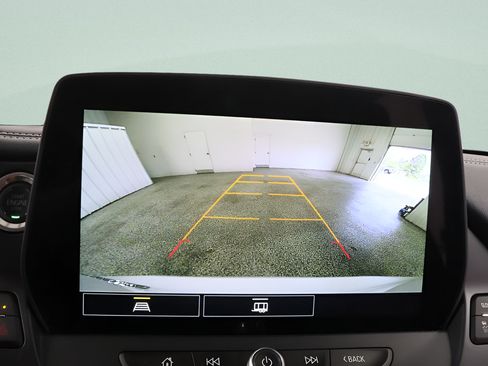 Used 2025 Chevrolet Blazer LT AWD/4WD image 10