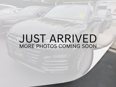 Used 2020 Audi Q5 e Premium Plus w/ Premium Plus Package