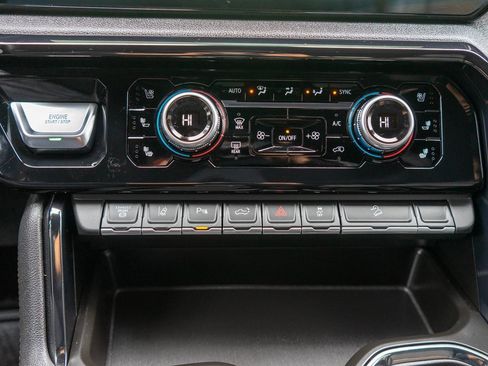 Used 2024 GMC Sierra 2500 AT4 w/ AT4 Premium Plus Package image 28