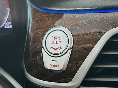 Used 2021 BMW 750i xDrive w/ Executive Package image 28
